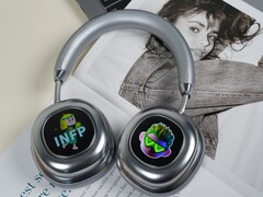 The MorningBlues VWS headphones features a detachable 2.2-inch touchscreen display (Image source: MorningBlues)