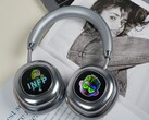 The MorningBlues VWS headphones features a detachable 2.2-inch touchscreen display (Image source: MorningBlues)