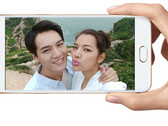 The Oppo F3 Plus' selfie cameras in action. (Source: Oppo)