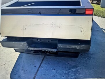 Cybertruck tailgate imprint from a RAM pickup