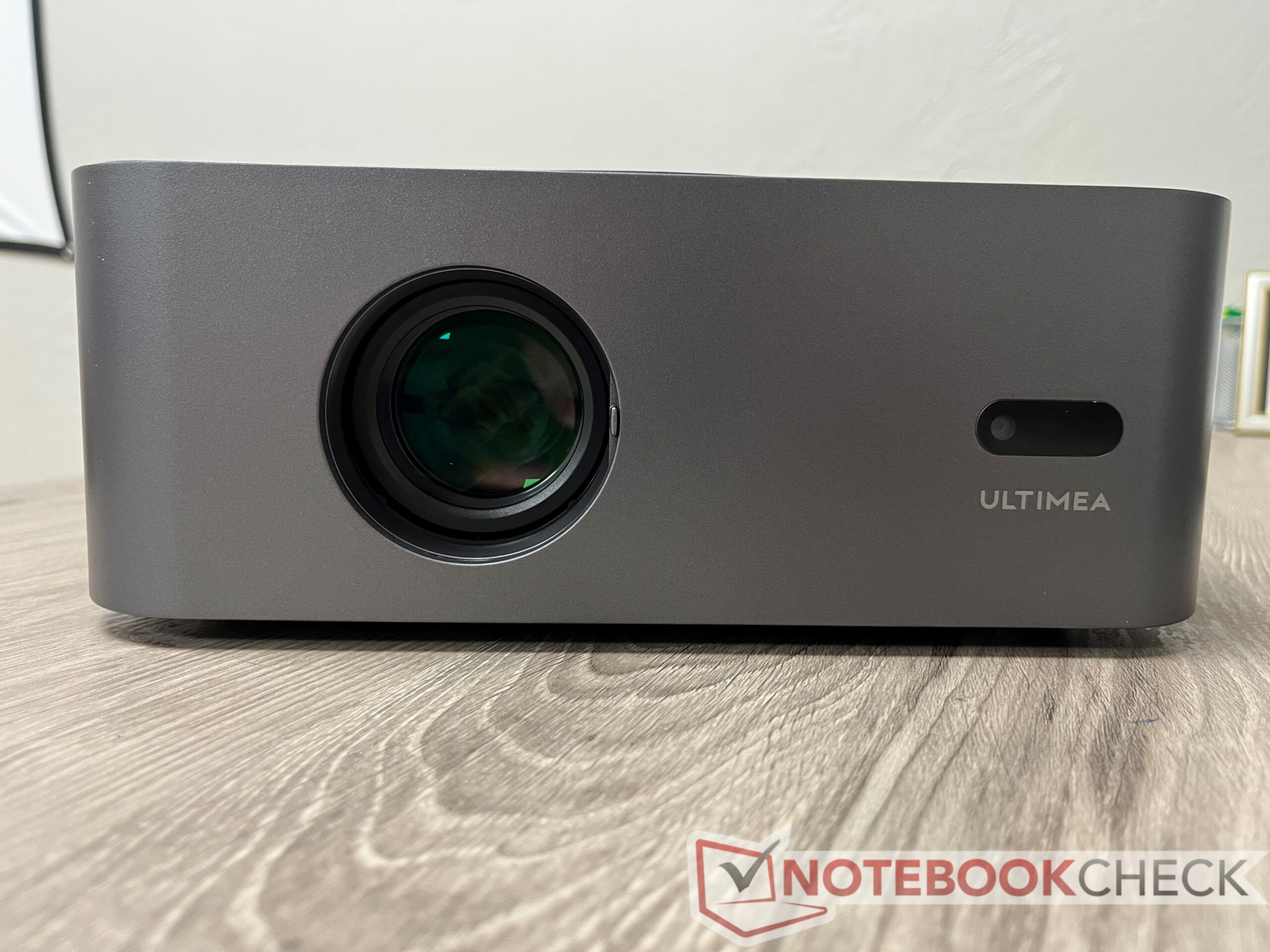 ULTIMEA Apollo P40 Review: Bright and Affordable Projector!