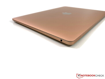 MacBook Air: 3.5 mm stereo