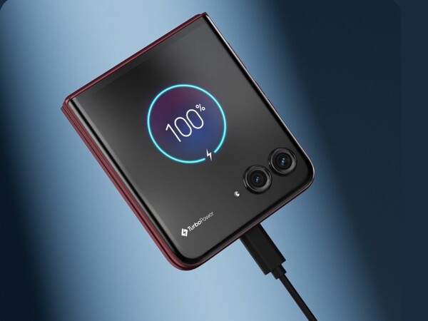 The Motorola Razr Ultra supports 68W fast wired charging but doesn't come with a charger in the box. (Image source: Motorola)