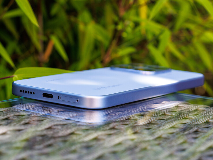 Xiaomi 17T in blue