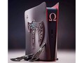 Fans have been having fun offering up custom PS5 console designs. (Image source: @GodofWar_ES)
