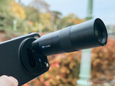 The teleconverter for the Vivo X300 Pro stretches far from its camera housing. (Image source: Notebookcheck)
