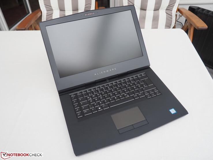 Alienware 15 R4 (i9-8950HK, GTX 1070, FHD) Laptop Review 
