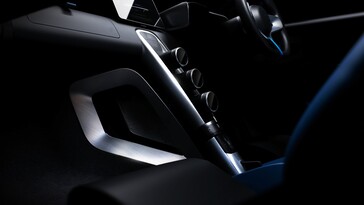 That's an interesting design for the drive mode dial (Image source: Callum)