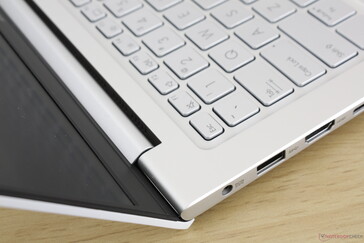 Hinges feel reliably rigid, but their maximum angle is rather limited