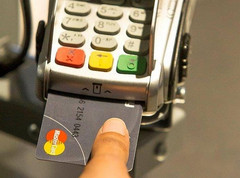MasterCard testing credit card with fingerprint reader in South Africa, other areas to follow soon