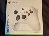 The retail packaging for the alleged Xbox Series S controller. (Image: @Zak_exe)