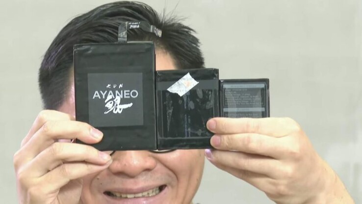 The AYA NEO KUN's battery. (Image source: AYA NEO via Liliputing)