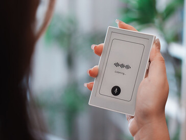 Thanks to the rechargeable battery, a constant cable connection is not necessary