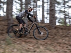 The Decathlon Stilus E-All Mountain bike is discounted by up to 14%. (Image source: Decathlon)