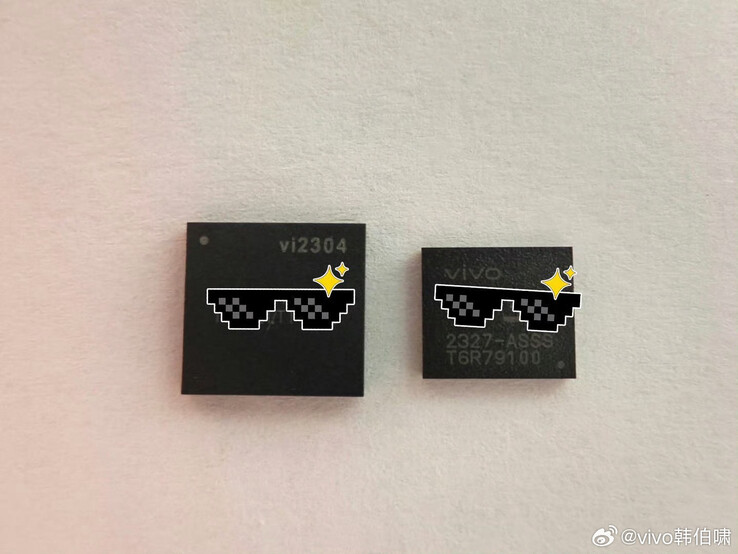 Vivo's VS1 and VS3 chips in the flesh, from left to right. (Image source: Han Bo Xiao)