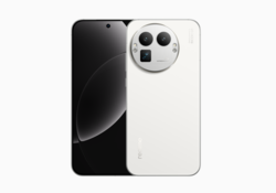 Realme GT8 Pro in white