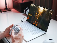 The Asus Zenbook S 16 OLED laptop on sale is quite lightweight for a 16-incher at just 1.5 kg (3.3 lbs.). (Image source: NotebookcheckReviews on YouTube)