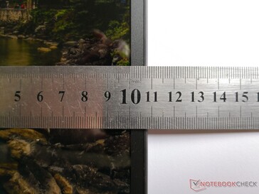 Narrow side bezels