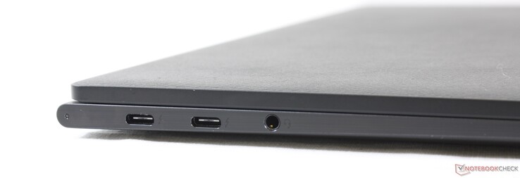 Left: 2x USB-C + Thunderbolt 4, 3.5 mm combo audio