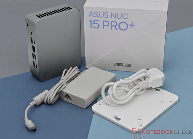 Scope of delivery of the Asus NUC 15 Pro+