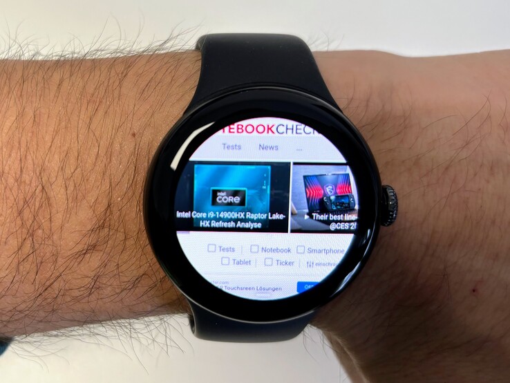 The Pixel Watch 2's prominent display edges are only noticeable when viewing bright content