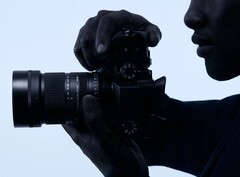 Sigma's latest zoom lens promises a fast aperture in a compact body.