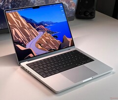The Apple M4 MacBook Pro 14 (Image source: Andreas Osthoff/Notebookcheck)