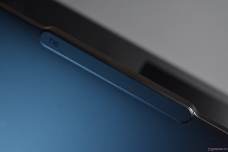 Lenovo ThinkPad T16 Gen 3: Camera bump