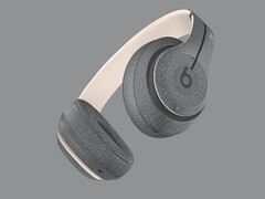 Apple's new Beats Studio3 wireless headphones have an eye-catching grey color with speckles (Image: Apple)