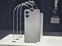 Samsung is reputed to have made various hardware compromises to achieve the Galaxy S25 Edge's thin profile. (Image source: @MishaalRahman)