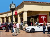 The second-hand business is booming (image: Tesla)