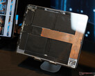 iPad Pro cooling modified with Airjets. (Photo: Andreas Sebayang/Notebookcheck.com)