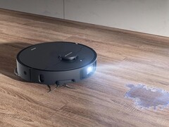Users are reporting poor battery performance for the new Dreame X50 Ultra Complete robot vacuum. (Image source: Dreame)