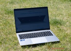 GeekBook M16 in outdoor use in the sunshine