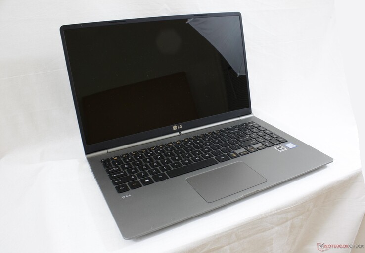 LG Gram 15 (i5-8250U, FHD) Laptop Review - NotebookCheck.net Reviews