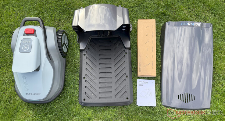 Scope of delivery of the TerraMow V1000 (small parts in cardboard box)