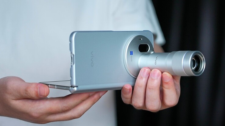 The Vivo X Fold6 is compatible with the Vivo Zeiss Telephoto Extender Gen 2