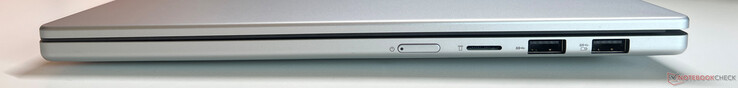 Right: power button, microSD card reader, 2x USB-A 3.2 Gen 1 (5 Gbit/s, 1x powered)