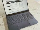 The Samsung Galaxy Book S crushes the Apple MacBook Air which ever way you look at it. (Source: Notebookcheck)
