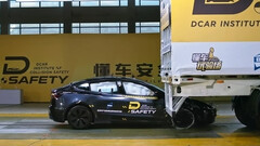 Model 3 rear-end truck collision test (Image source: DCAR/YT)