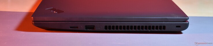 right: microSD, USB A 3.2 Gen 1, Kensington Lock slot