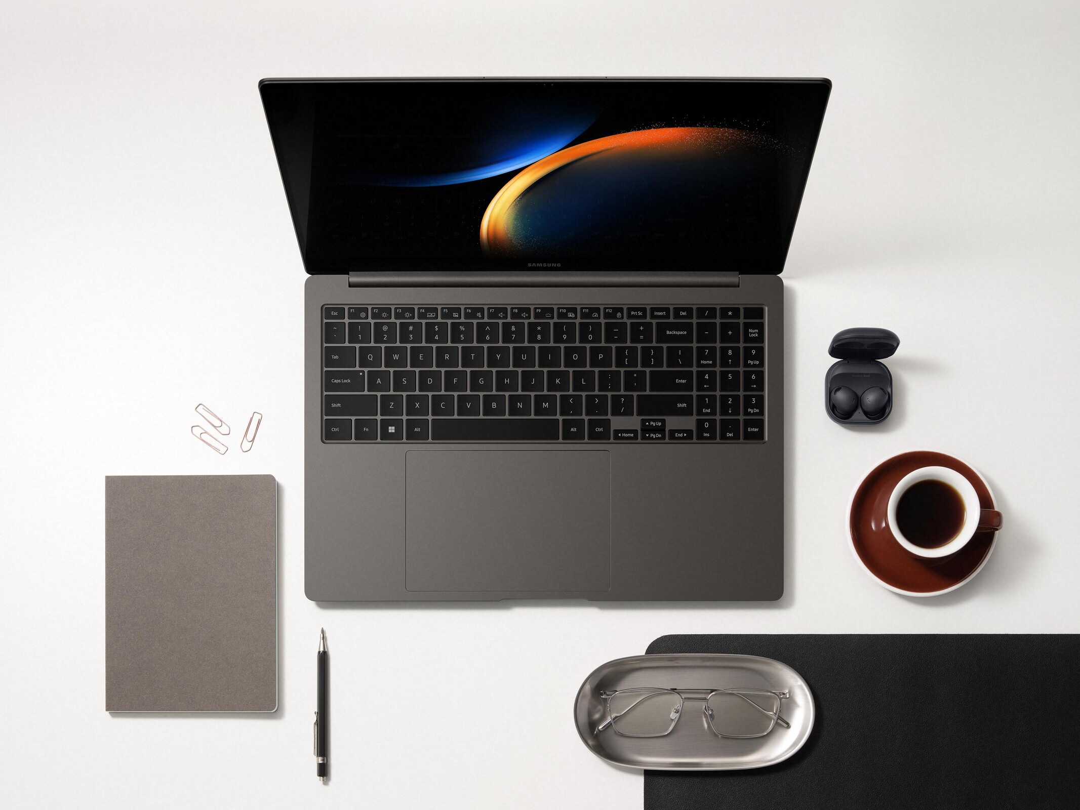 estudiar nitrógeno ballet Samsung Galaxy Book3 Ultra: Premium laptop unveiled with high-end specs and  an exorbitant price tag - NotebookCheck.net News