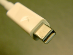 Intel to finally license and integrate Thunderbolt 3 onto its future CPUs Intel to finally license and integrate Thunderbolt 3 onto its future CPUs