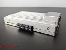 Side: PCIe 3.0 x 4