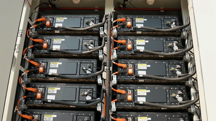 The sodium-ion battery packs used in the hybrid ESS project. (Image source: HiNa)