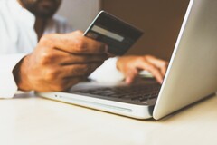 Microsoft hopes to make online shopping easier with Bing&#039;s AI-powered buying guide. (Photo by rupixen.com on Unsplash)