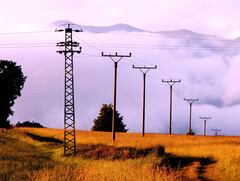 More cables alone do not ensure stability. (Image source: pixabay/michaltrnka360)