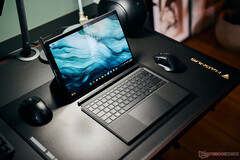 Asus&#039; ProArt PZ13 HT5306QA has a detachable keyboard as well as stylus support (Image source: Andreas Osthoff/Notebookcheck)