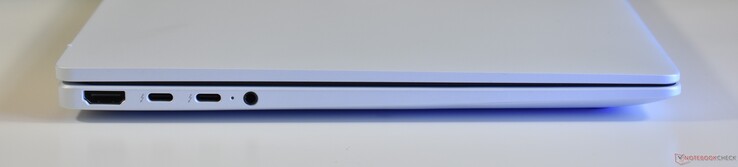 left: HDMI, 2x Thunderbolt 4, 3.5mm Audio