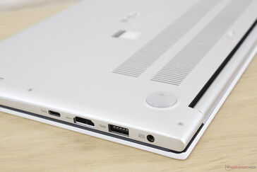 Smooth matte silver surfaces hide fingerprints well